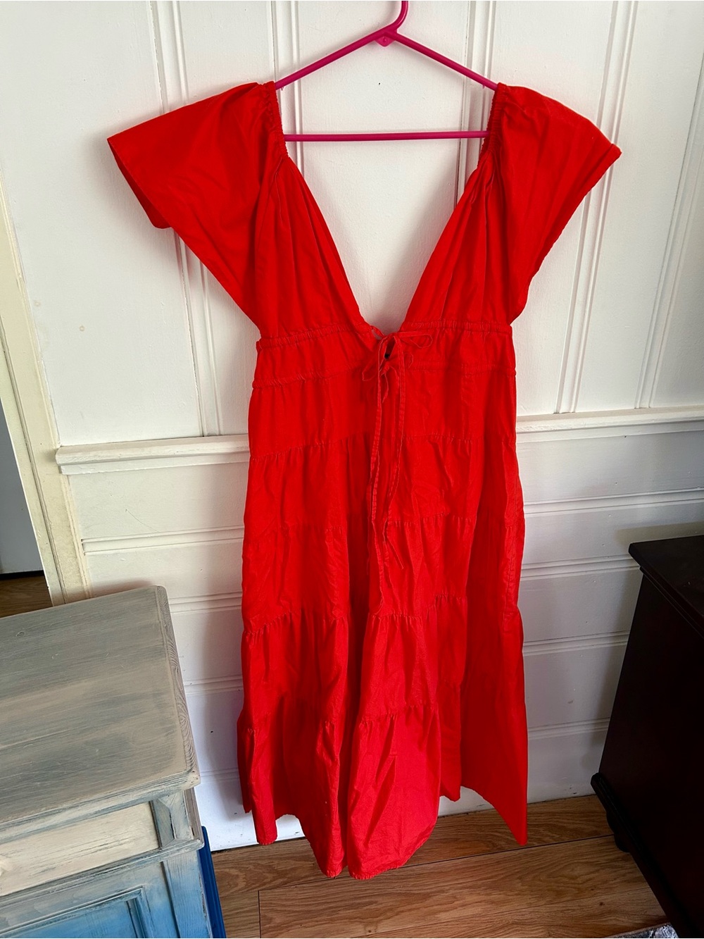 Women’s Red V-Neck Tie-Waist Dress